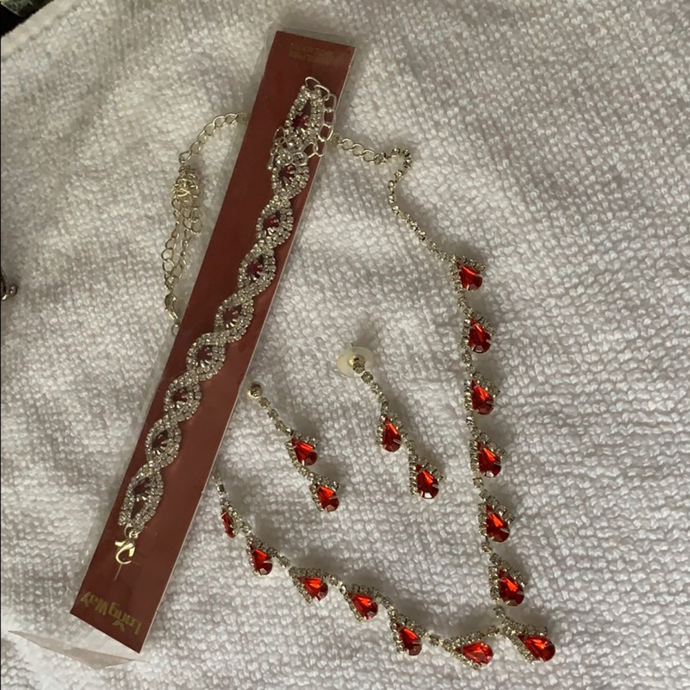 Costume jewelry never worn